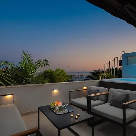 Beachfront Apartament *